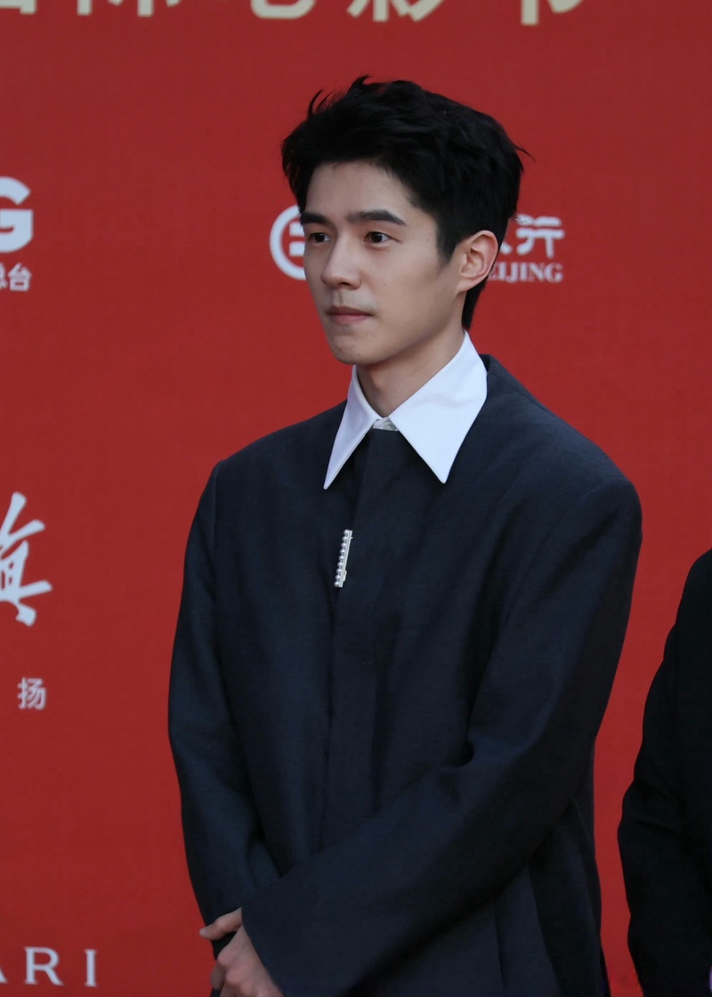 刘昊然